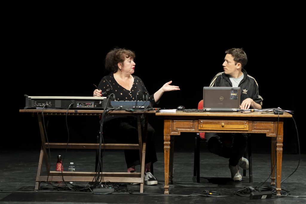 La salope du village 3 (c) Barbara Buchmann-Cotterot